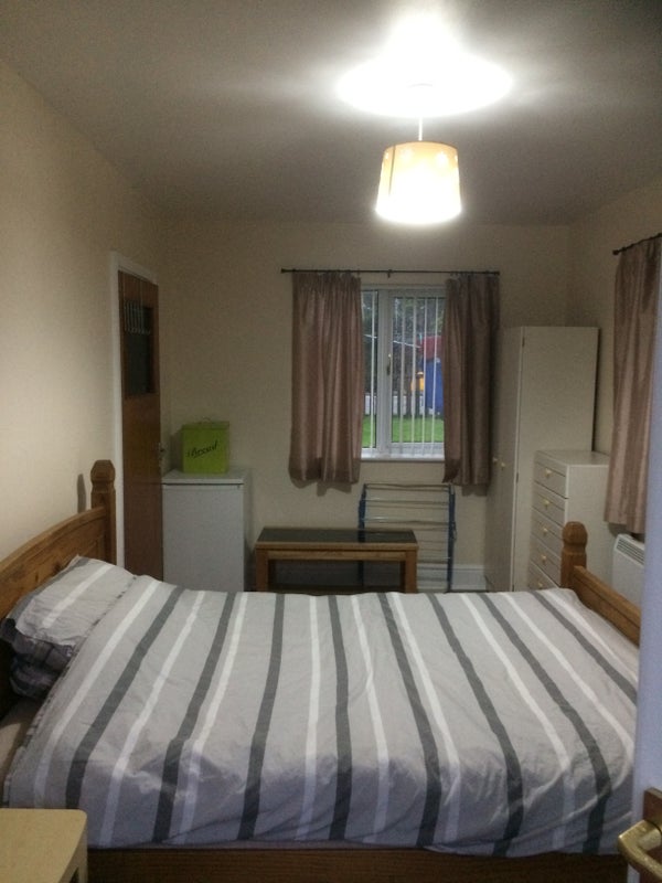 Room Broomhill Crescent in Wakefield