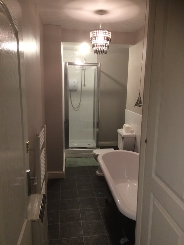 Room Broomhill Crescent in Wakefield