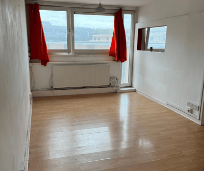 Flat Milburn Lane in Greater London