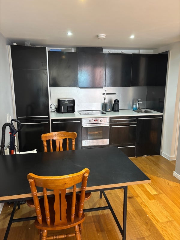 Room Skypark Road in Bristol