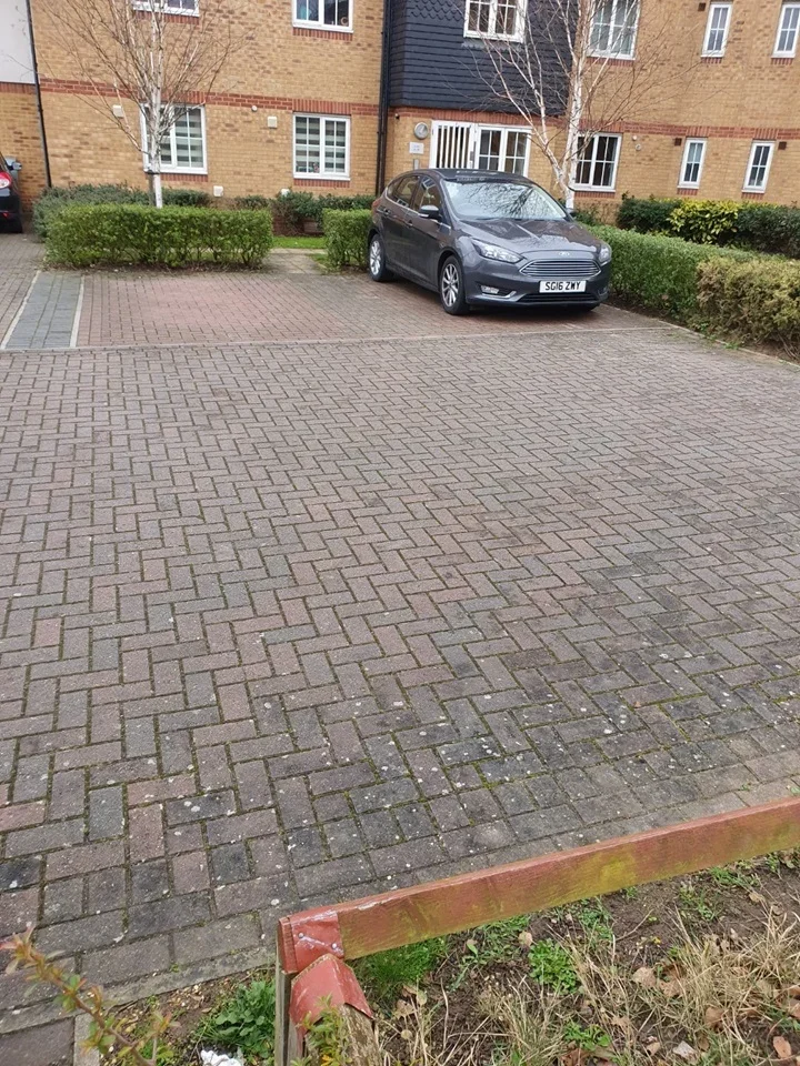 Flat Waterside Close in Greater London
