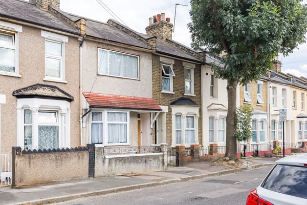 House Flint Close in Greater London