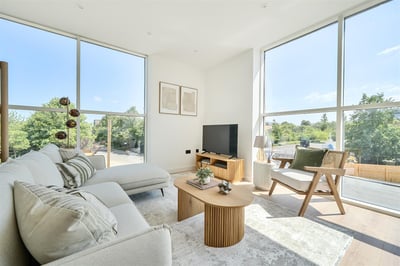 Flat Vanwall Road in Maidenhead