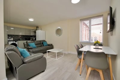 Flat Warwick Row in Coventry