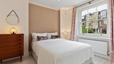 Flat Elgin Avenue in City of Westminster