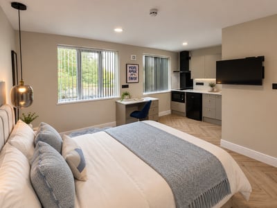 Room Raddlebarn Road in Birmingham
