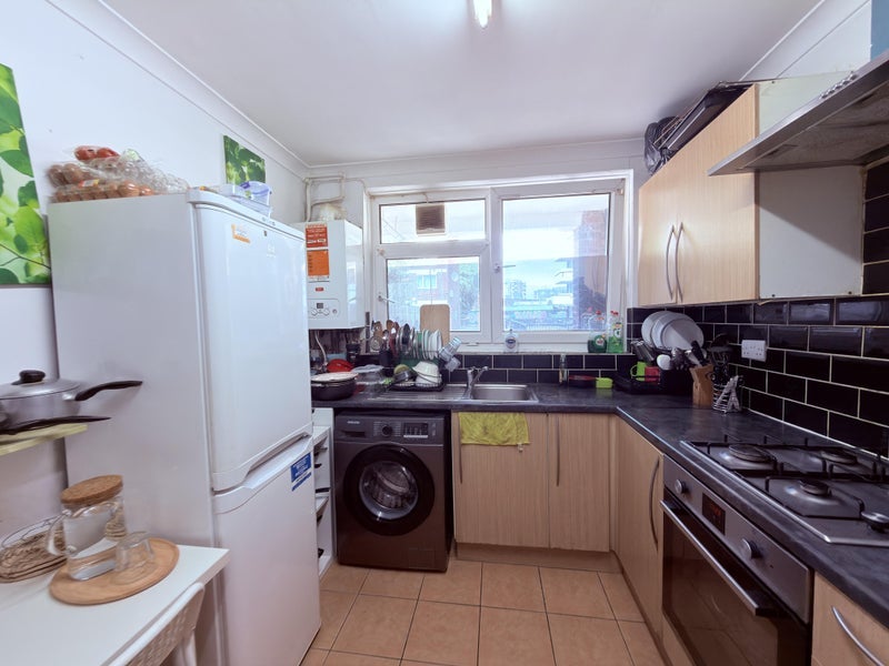 Room Salmon Lane in Greater London