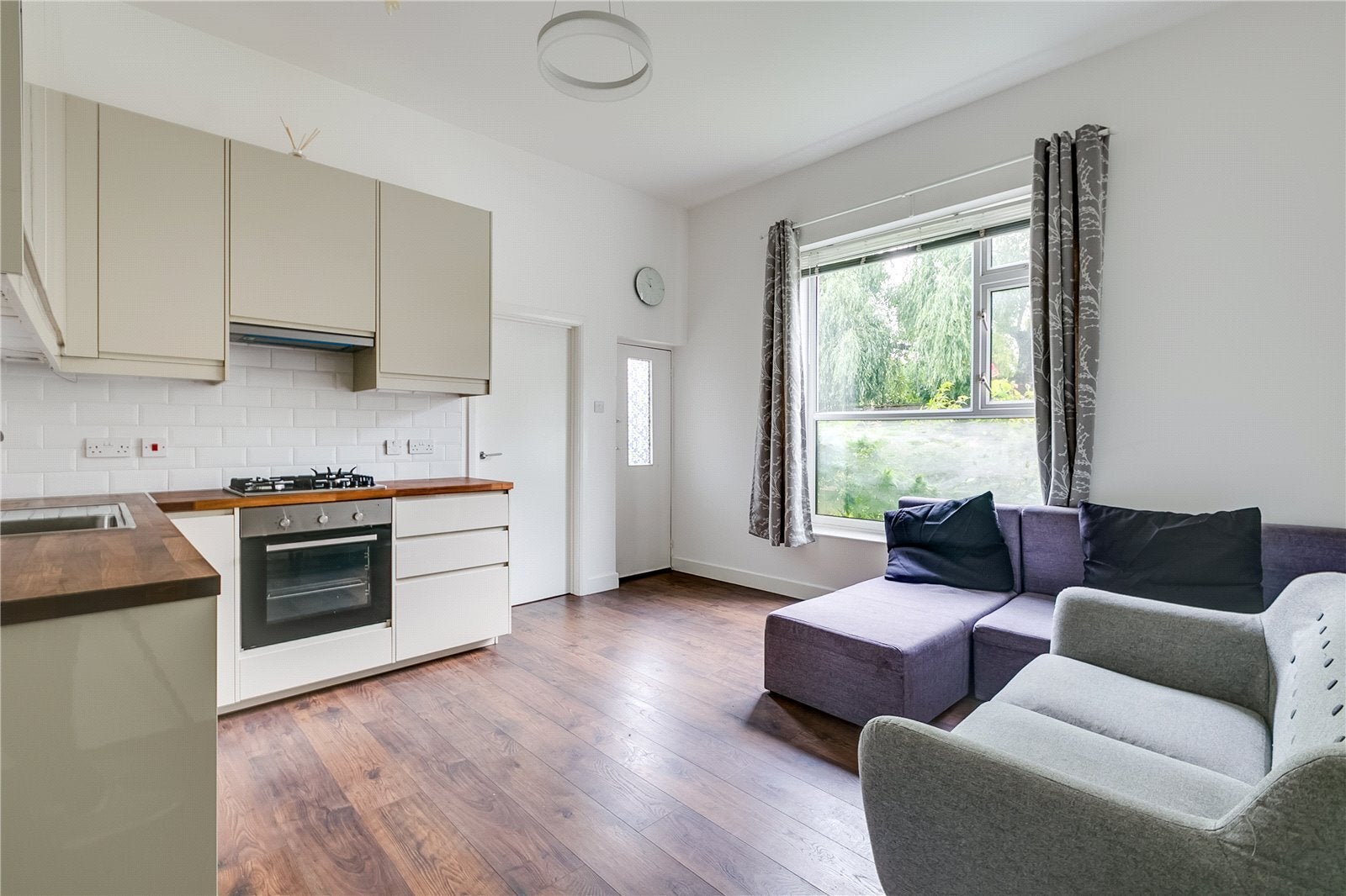 Flat Burlington Gardens in Greater London