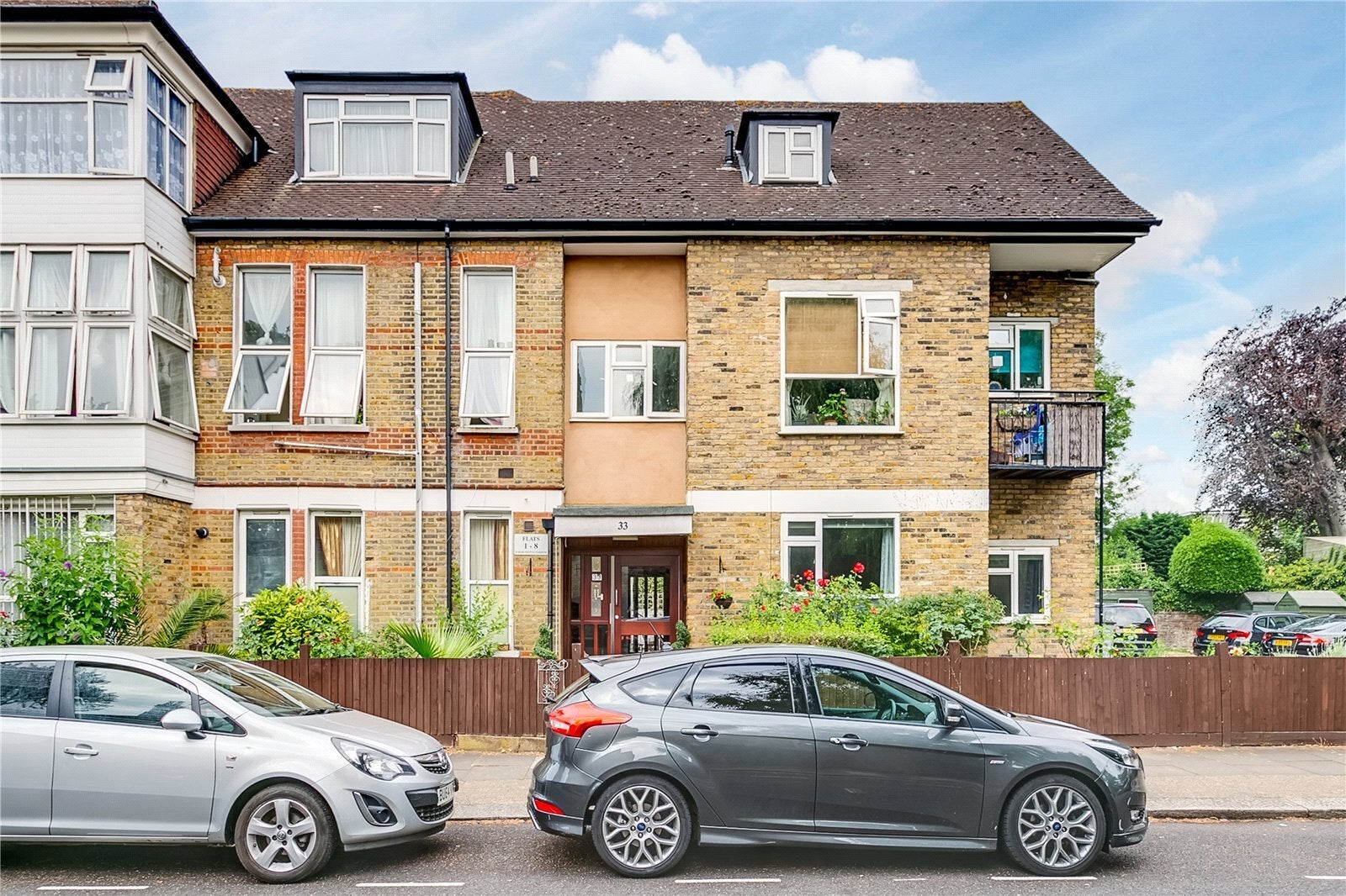Flat Burlington Gardens in Greater London