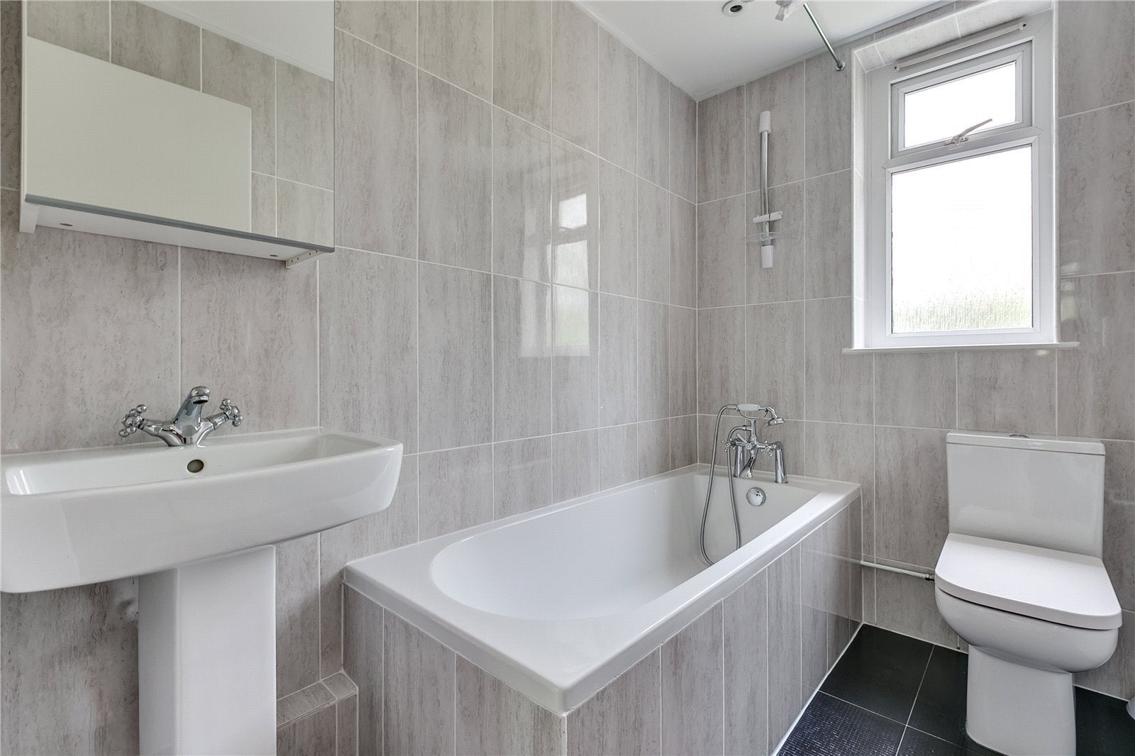 Flat Burlington Gardens in Greater London