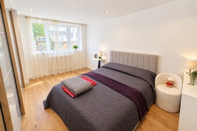 Flat Campbell Road in Elmbridge