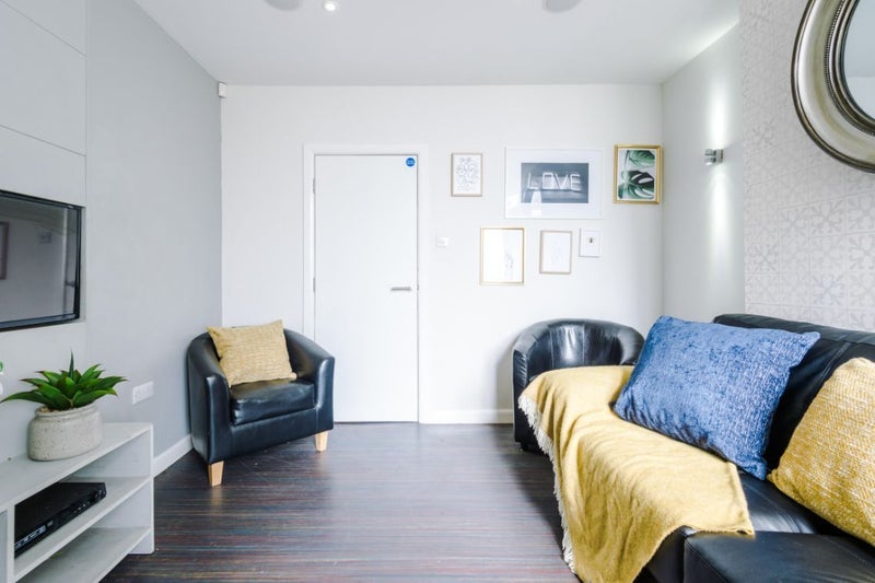 Room King Street in Newcastle-under-Lyme