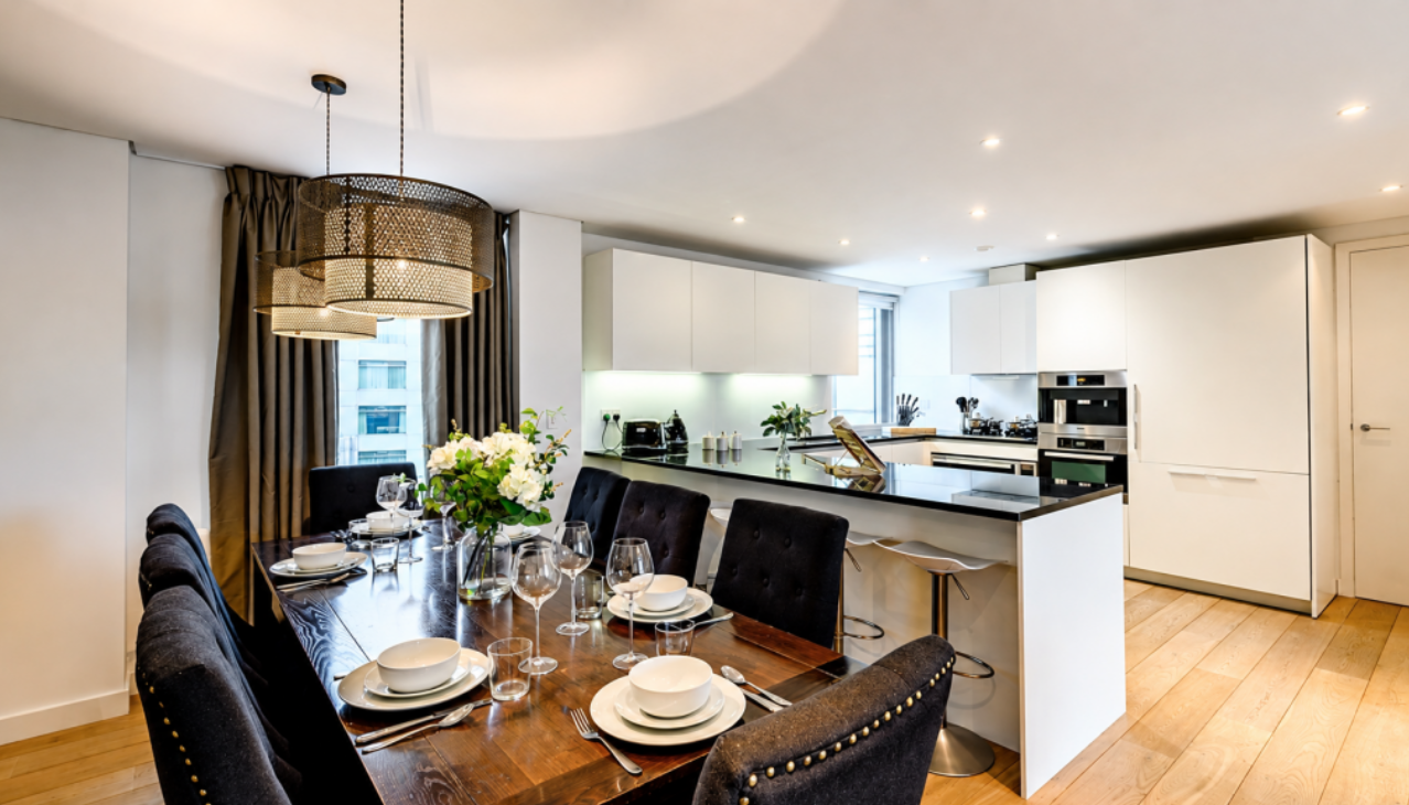 Flat Harbet Road in City of Westminster
