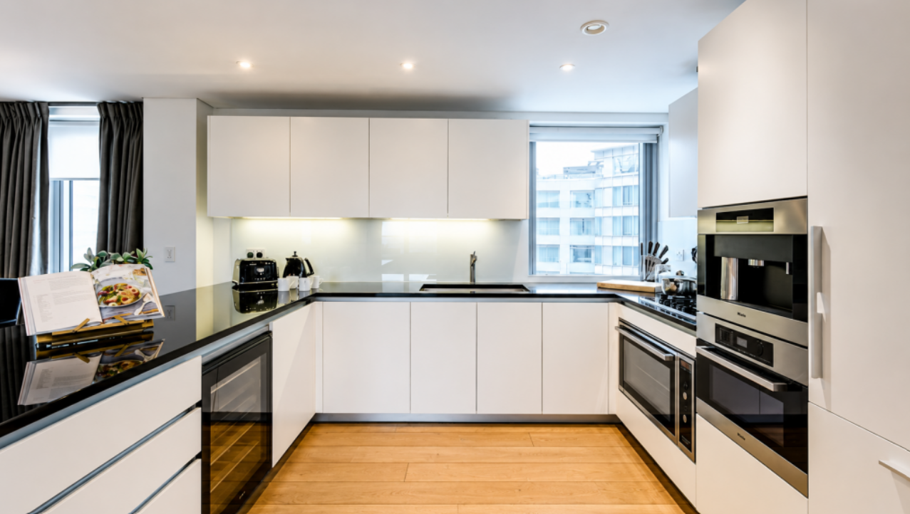 Flat Harbet Road in City of Westminster