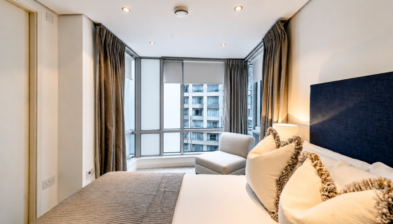 Flat Harbet Road in City of Westminster
