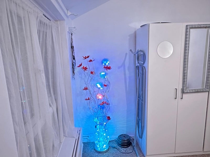Room Erskine Crescent in Greater London