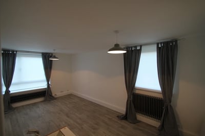 Flat Dickens Street in Greater London
