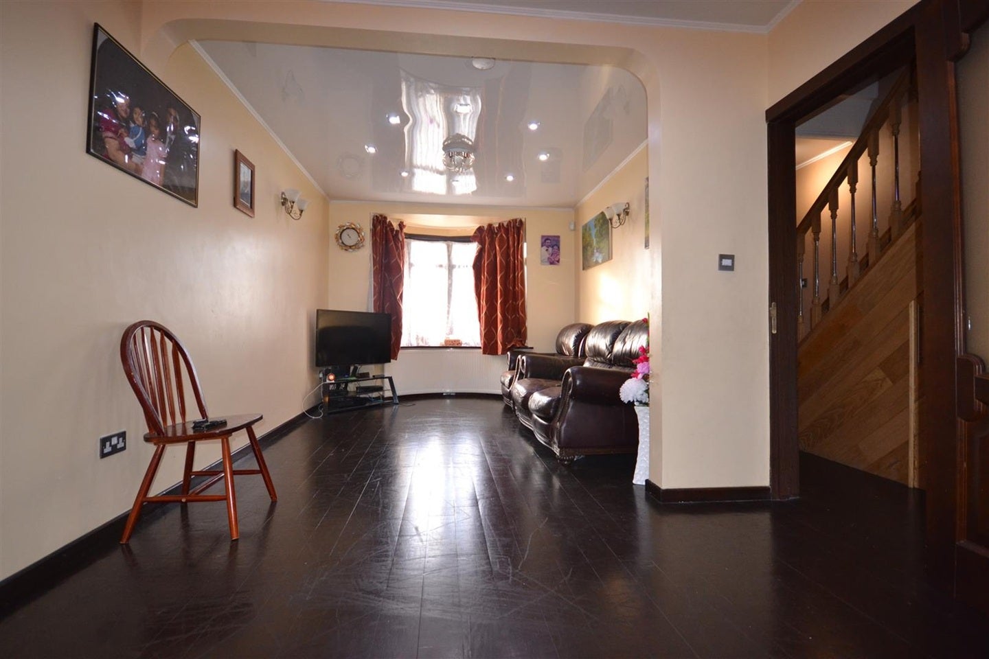 House Dunspring Lane in Greater London