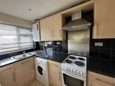 Flat Willoughby Court in Peterborough
