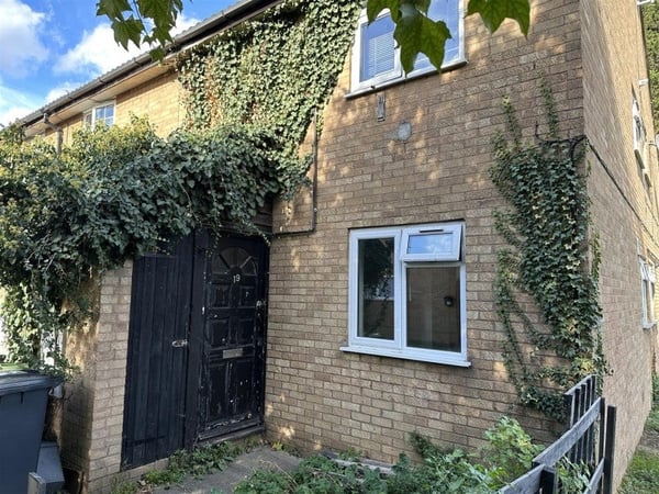 Flat Willoughby Court in Peterborough