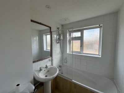 Flat Willoughby Court in Peterborough