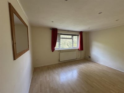 Flat Willoughby Court in Peterborough