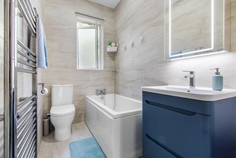 Room Lancaster Road in Greater London