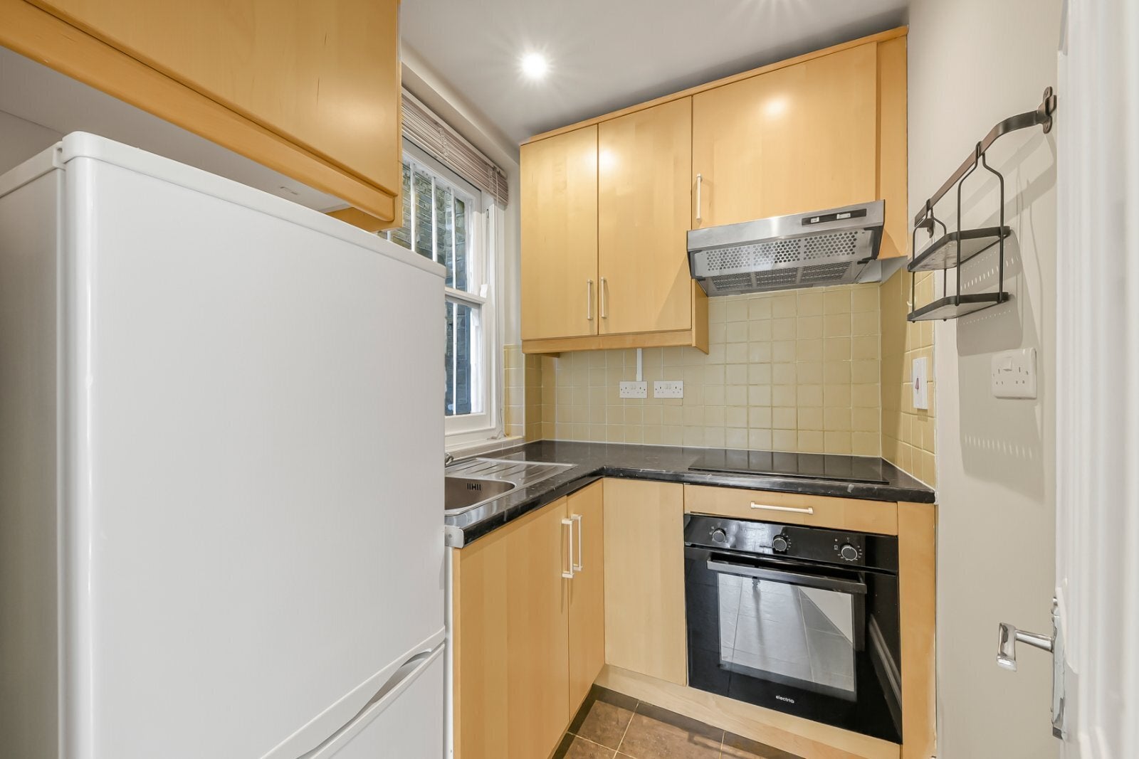 Flat Fellows Road in Greater London