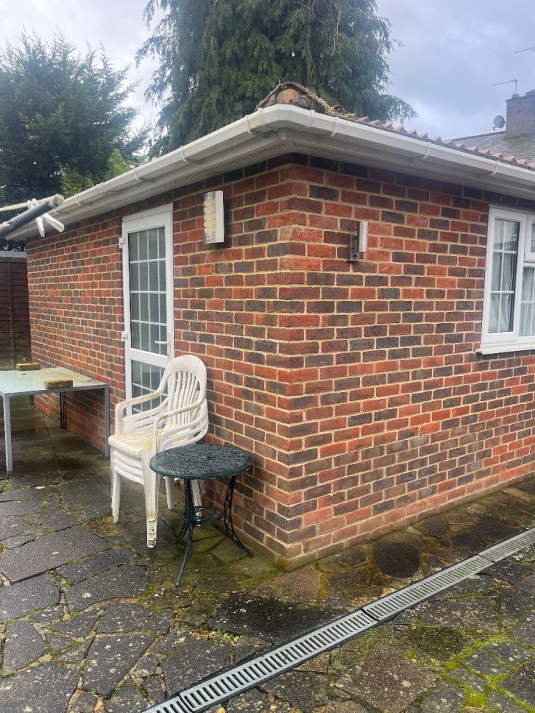 Flat Pinewood Close in Gerrards Cross