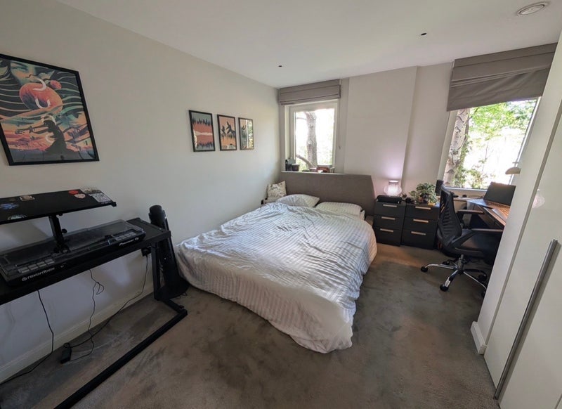 Room Wharf Road in Greater London