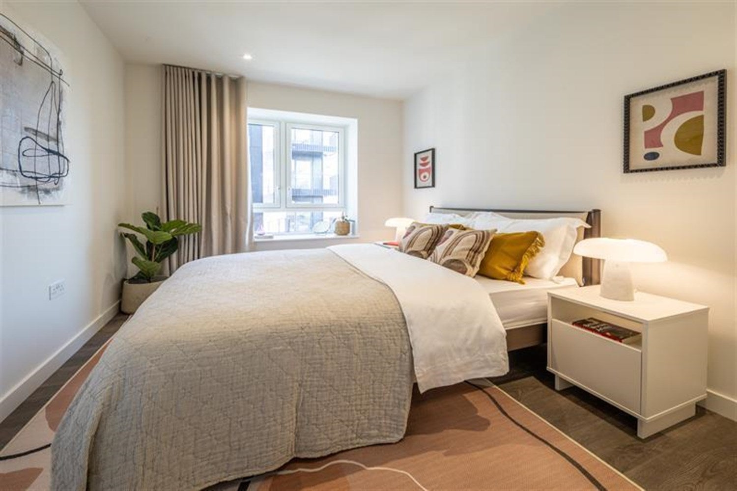 Flat Claremont Road in Greater London