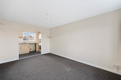 Flat Berry Court in Greater London