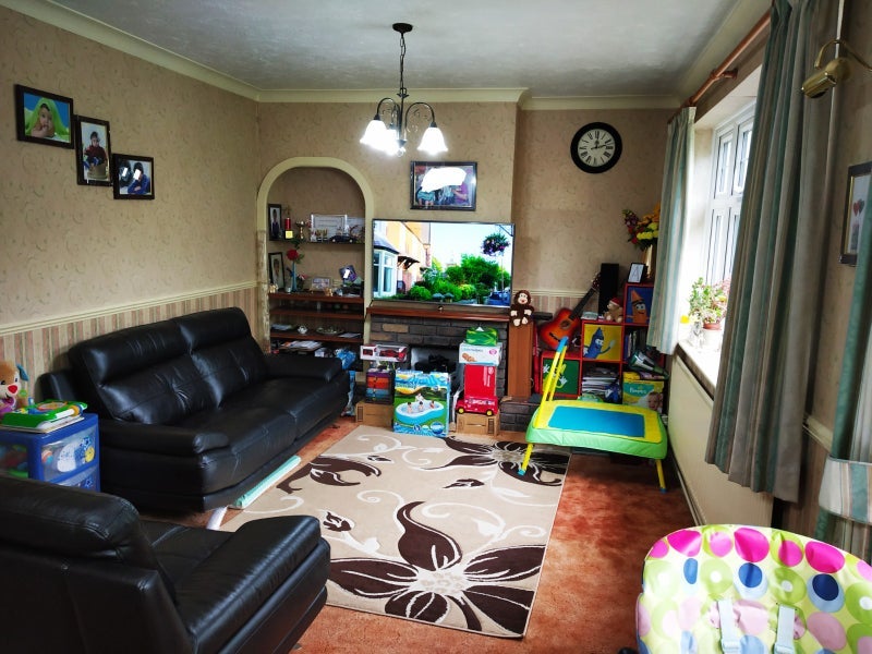 Room London Road in Crawley