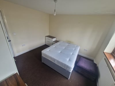 Room Bloxwich Road North in Willenhall
