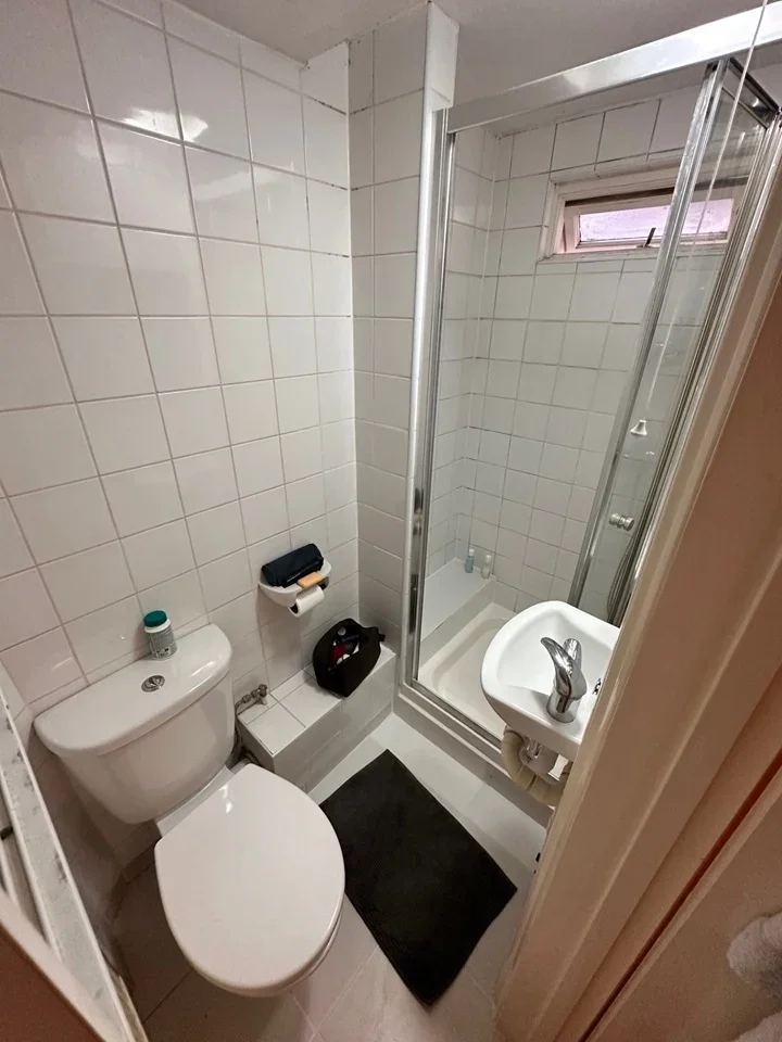 Flat Wrights Lane in Greater London