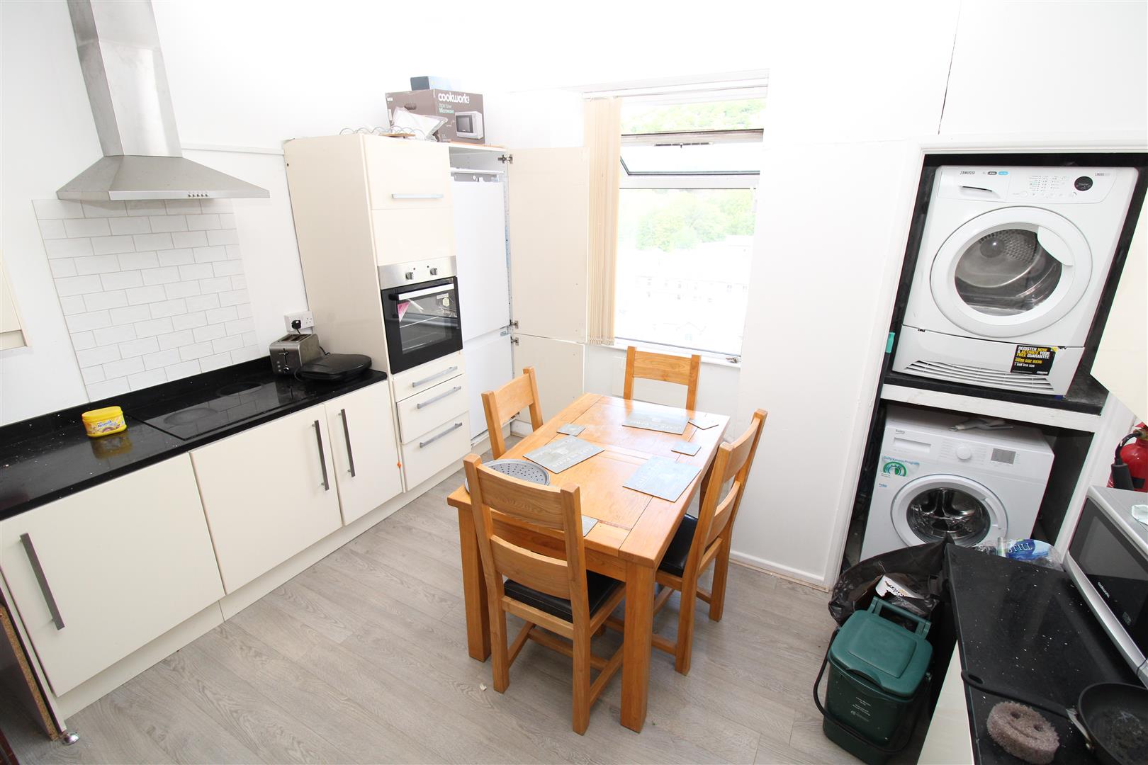Room Wood Road in Pontypridd
