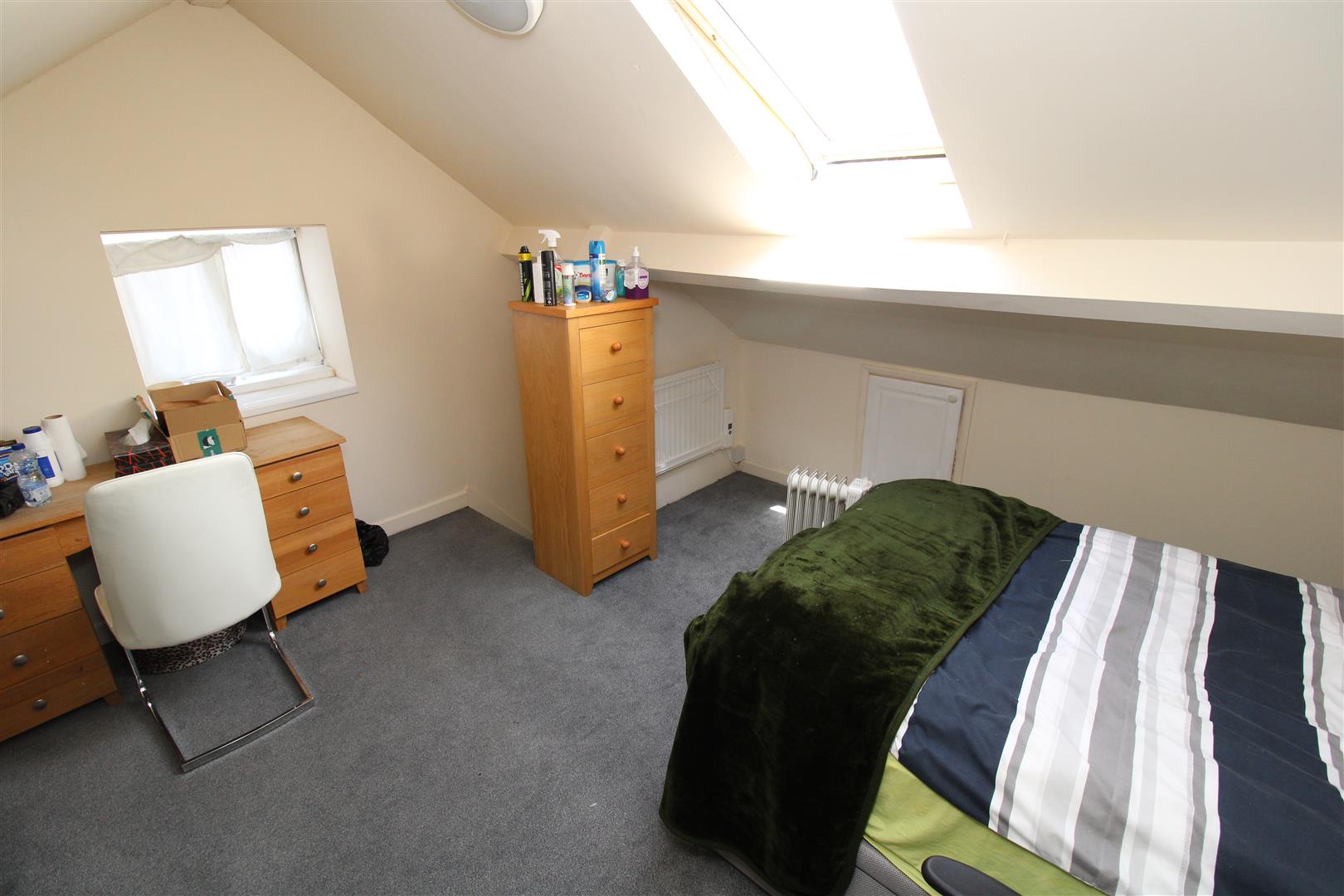 Room Wood Road in Pontypridd