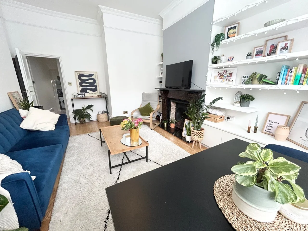Flat Hemstal Road in Greater London
