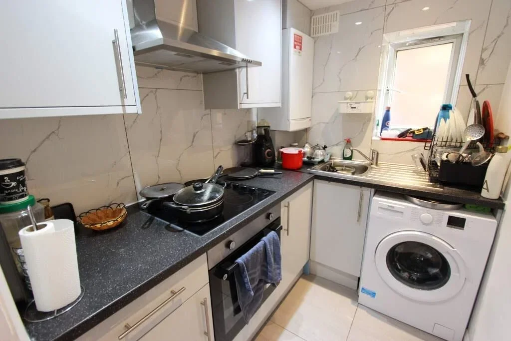 Flat Byron Road in Greater London