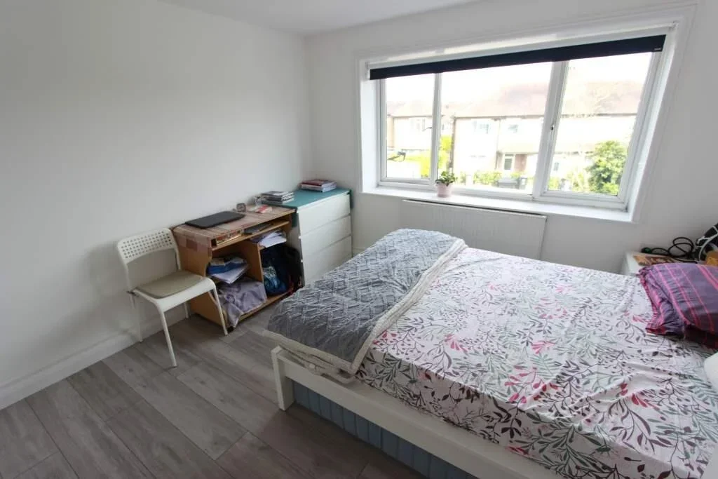 Flat Byron Road in Greater London