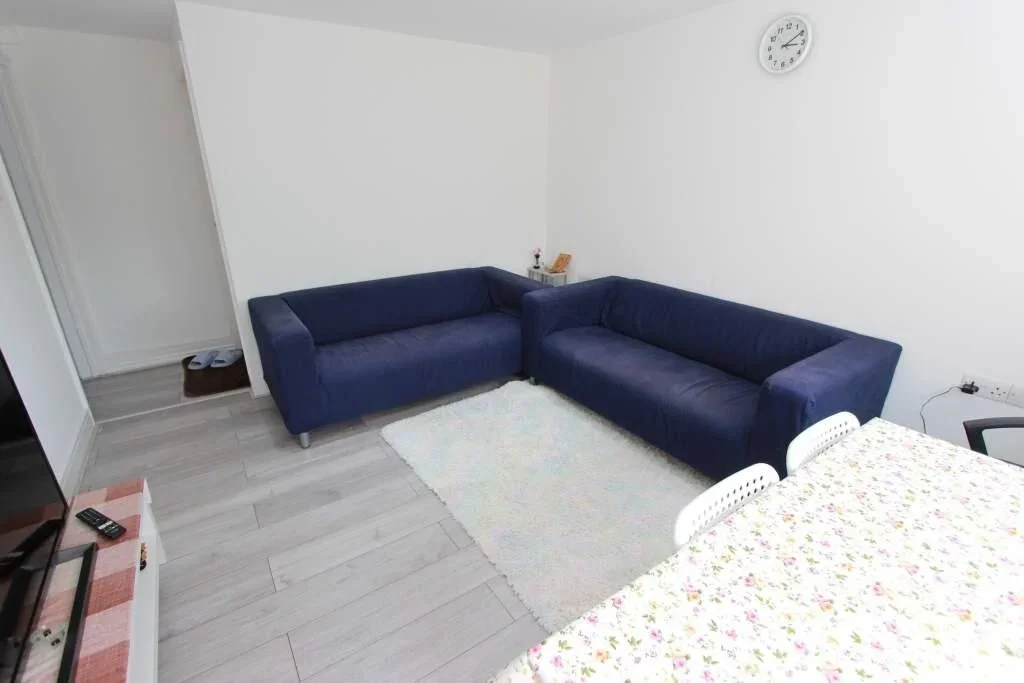 Flat Byron Road in Greater London