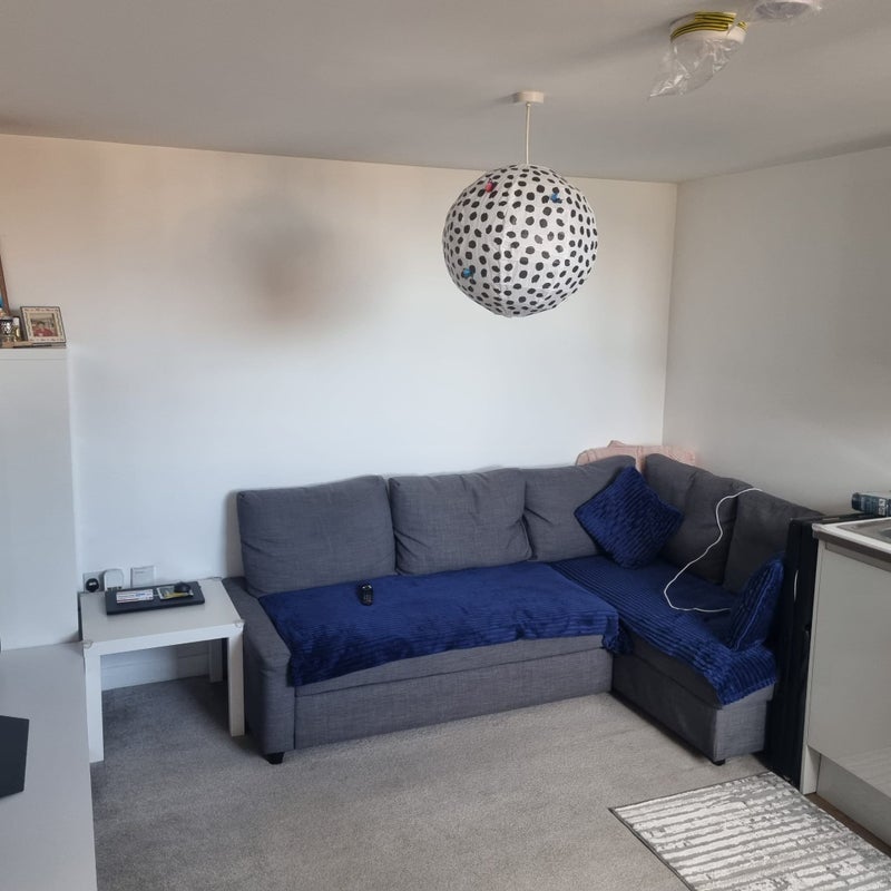 Flat Hanham Road in Bristol