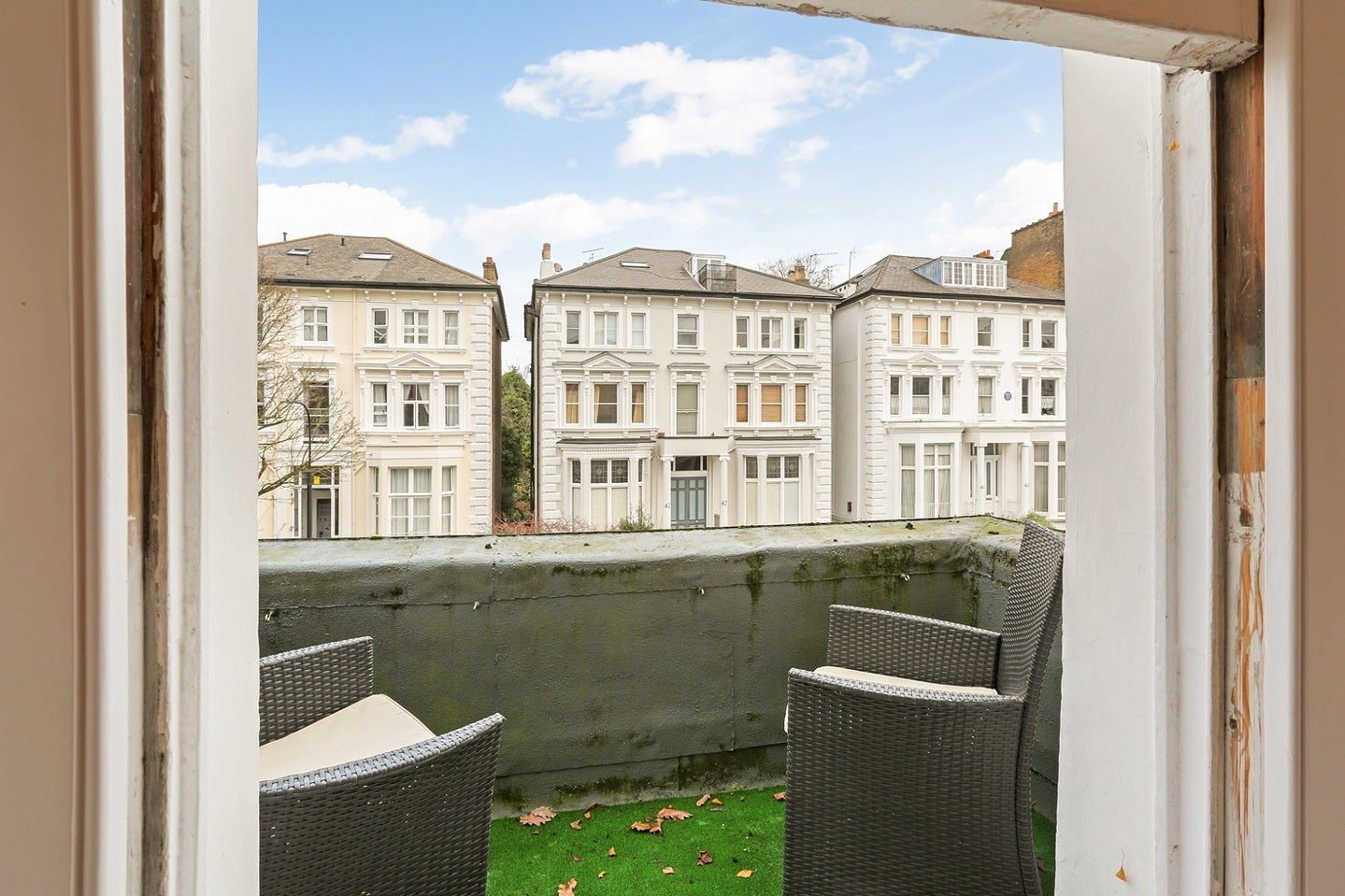 Flat Belsize Avenue in Greater London