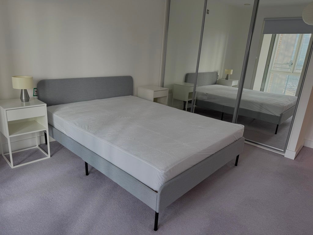 Flat Arniston Way in Greater London