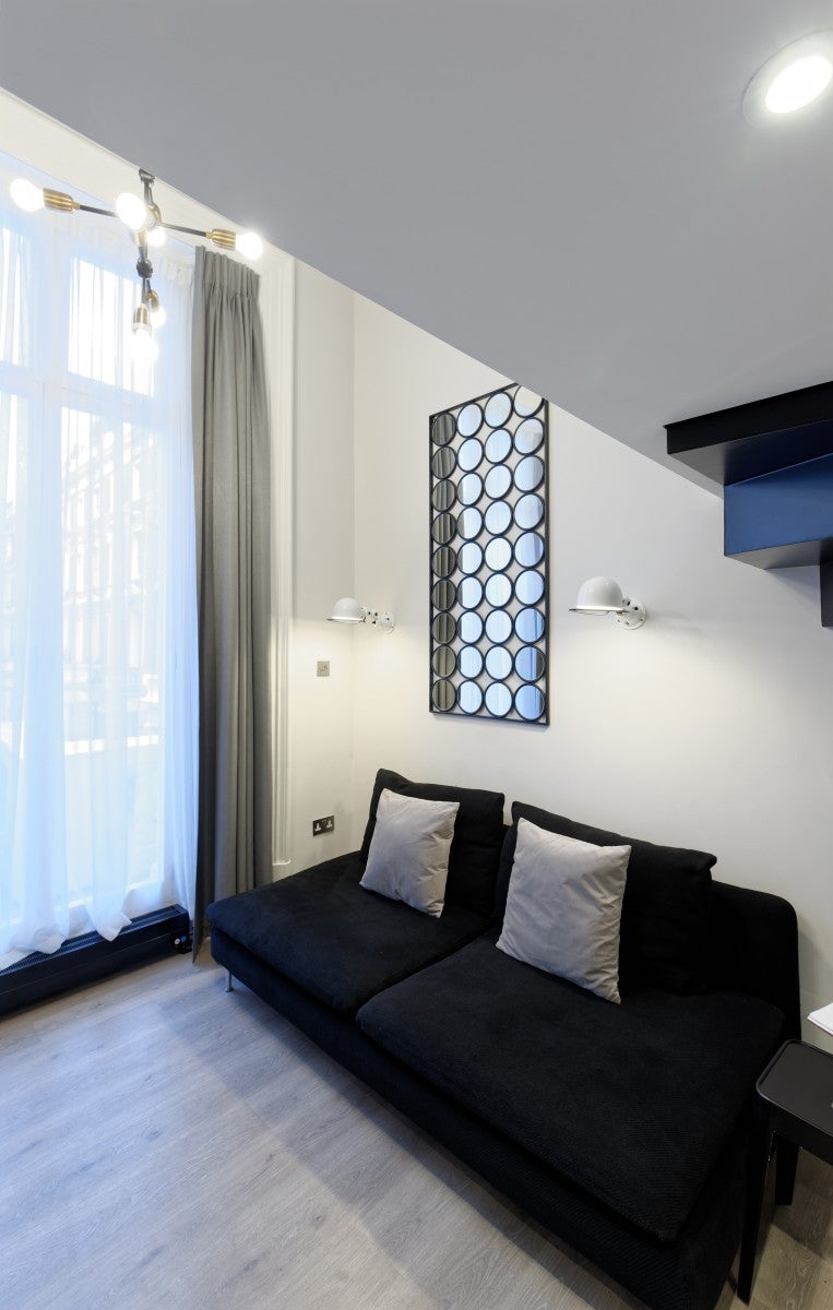 Flat Linden Gardens in Greater London