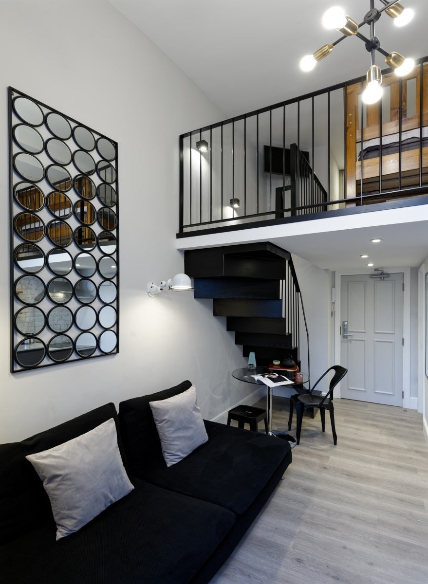 Flat Linden Gardens in Greater London
