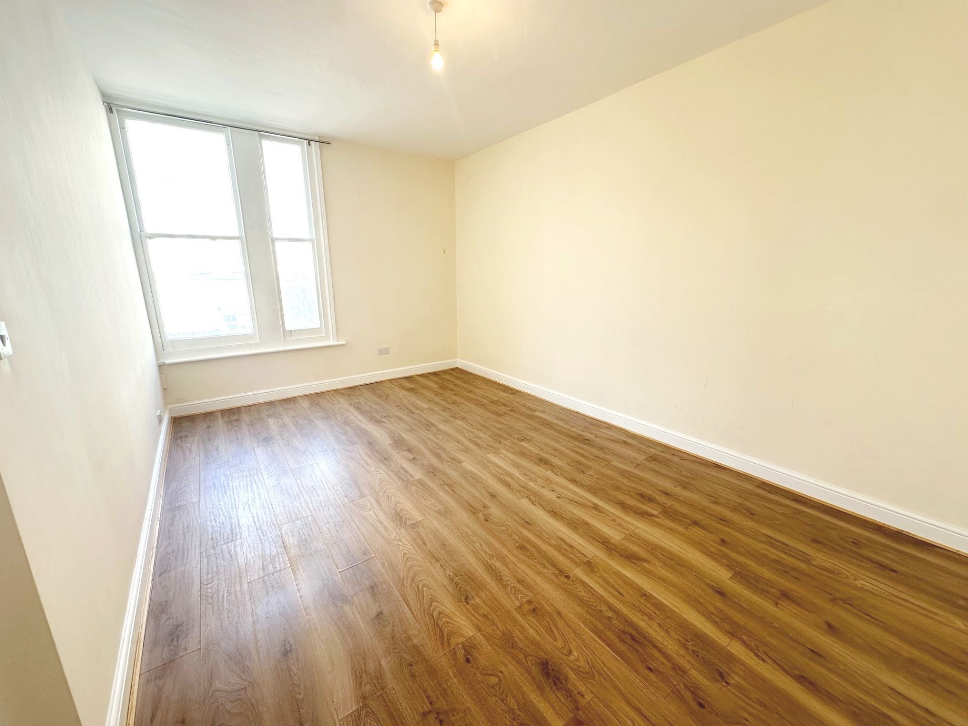 Flat First Avenue in Hove