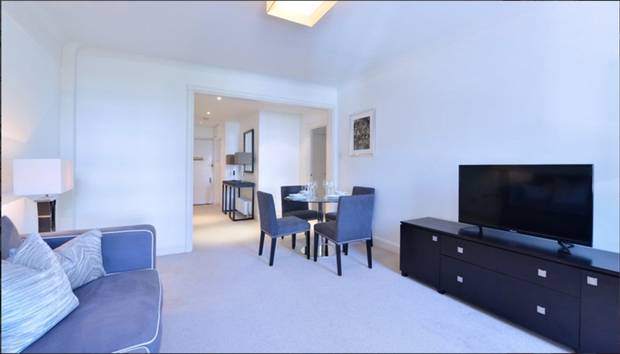 Flat Fulham Road in Greater London