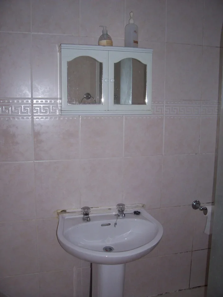 Room Balfour Road in Greater London