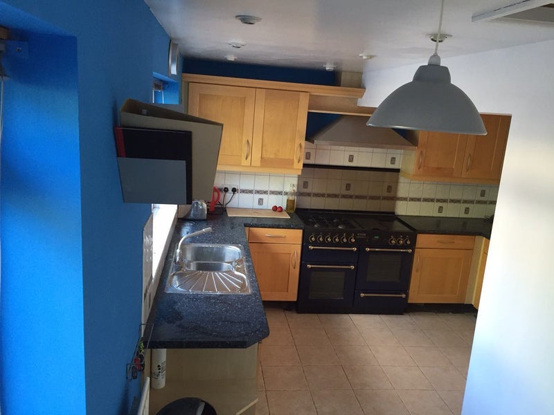 Room Gaveston Close in Warwick